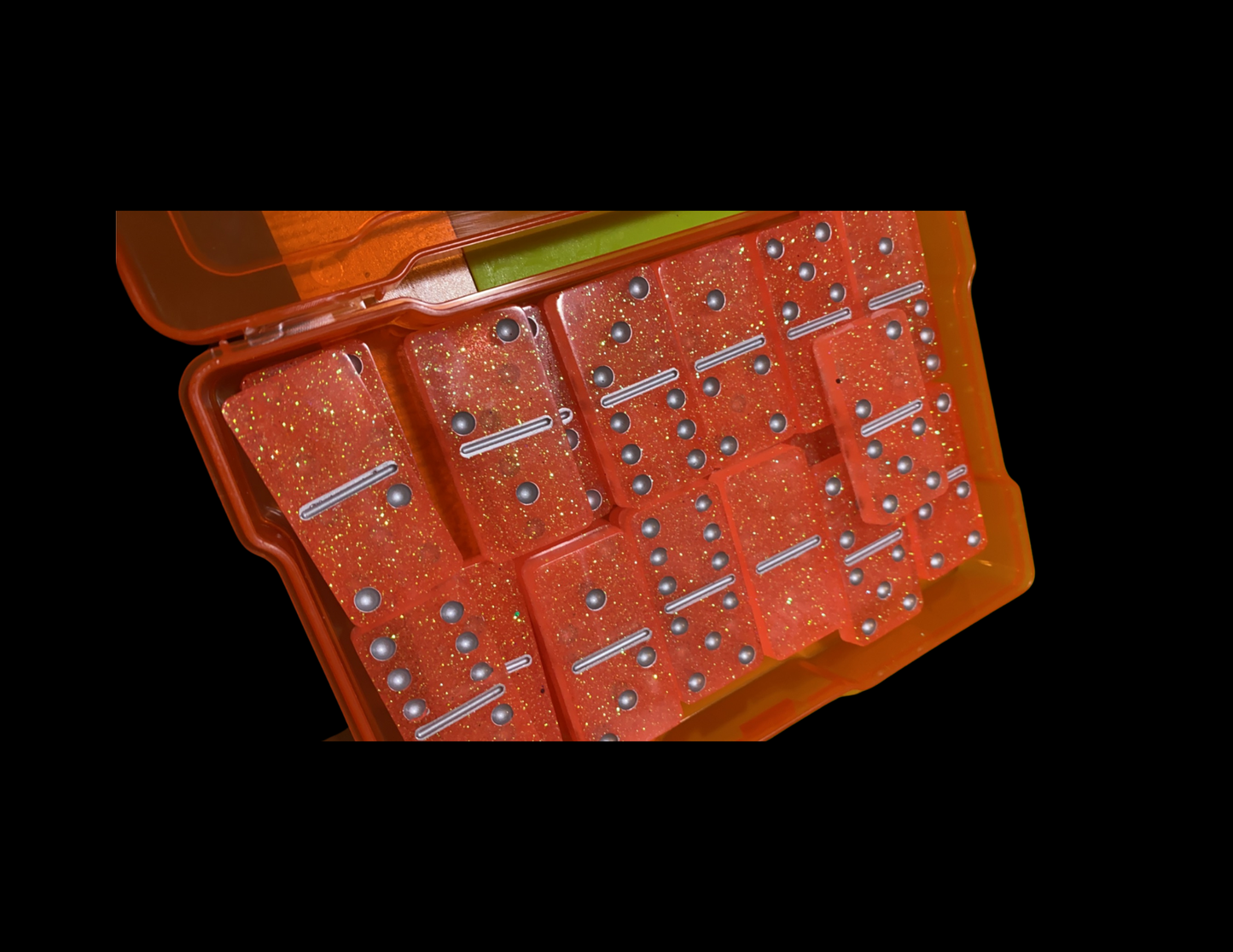 Dominoes: Coral Glitter